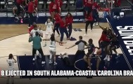 bandao-罕见！NCAA女篮爆发斗殴事件：8名球员遭驱逐 女裁判受伤倒地